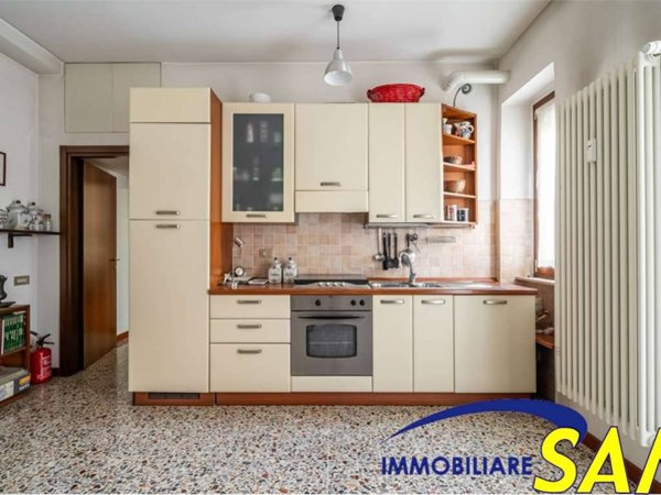 appartamento in vendita a Milano in zona Corvetto