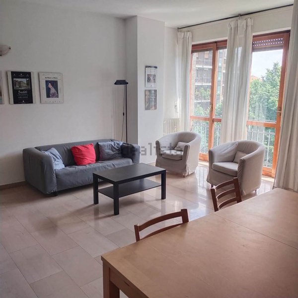 appartamento in vendita a Milano in zona Isola