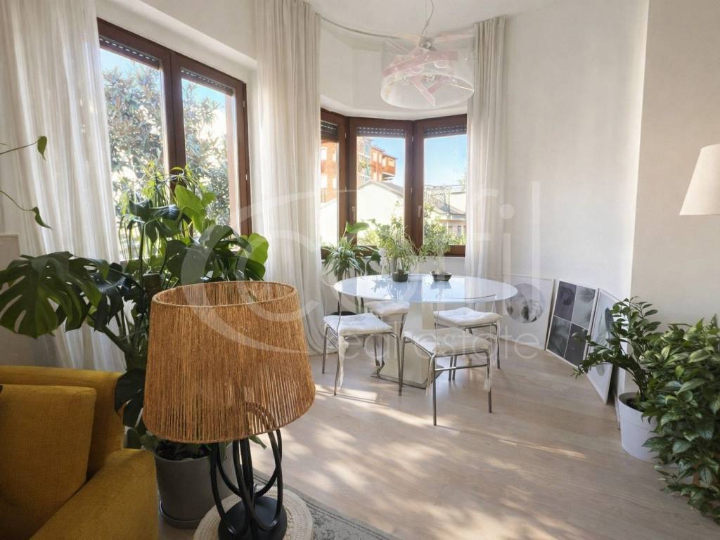 appartamento in vendita a Milano in zona Città Studi
