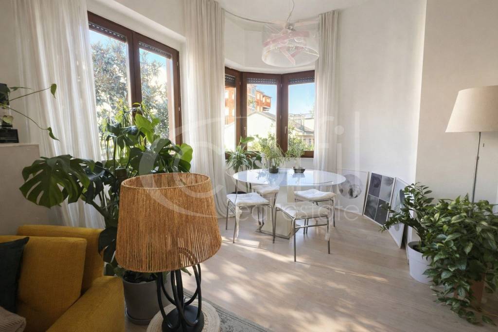appartamento in vendita a Milano in zona Casoretto