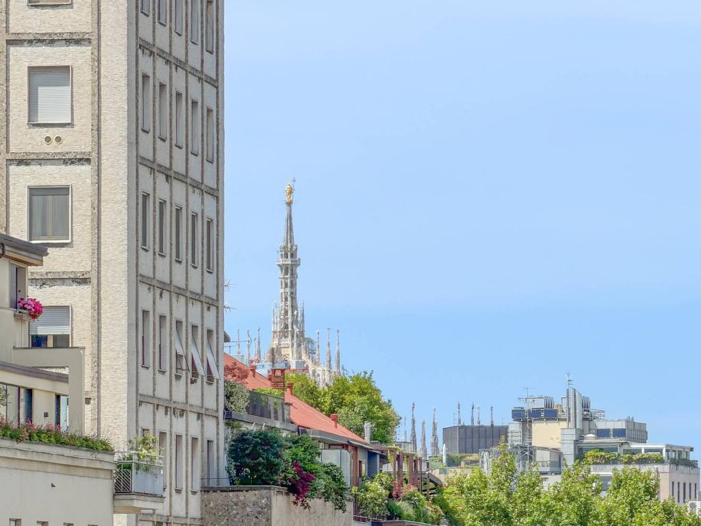 appartamento in vendita a Milano in zona Guastalla
