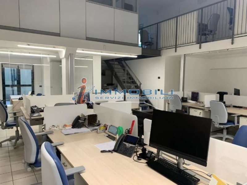 ufficio in vendita a Milano in zona Turro