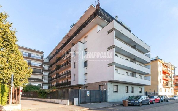 appartamento in vendita a Milano in zona Dergano