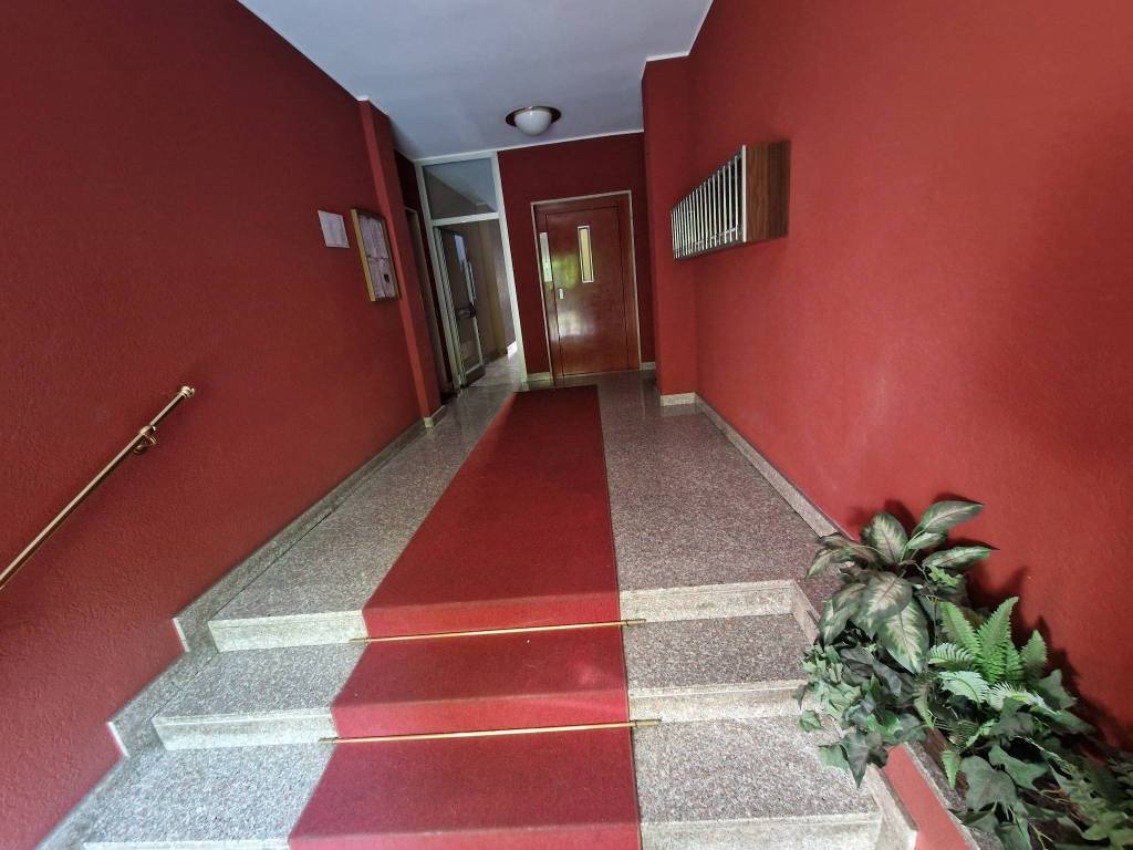 appartamento in vendita a Milano in zona Famagosta