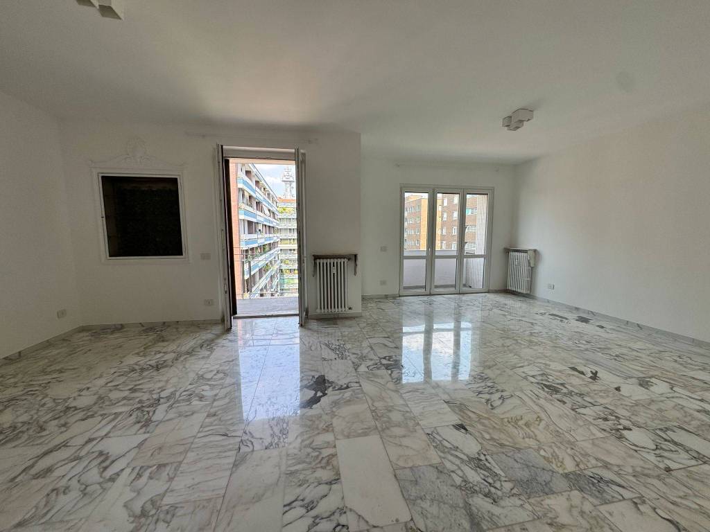appartamento in vendita a Milano in zona Sempione
