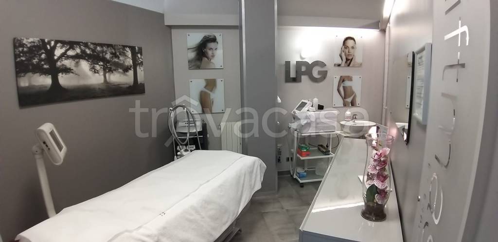 negozio in vendita a Milano in zona Porta Romana