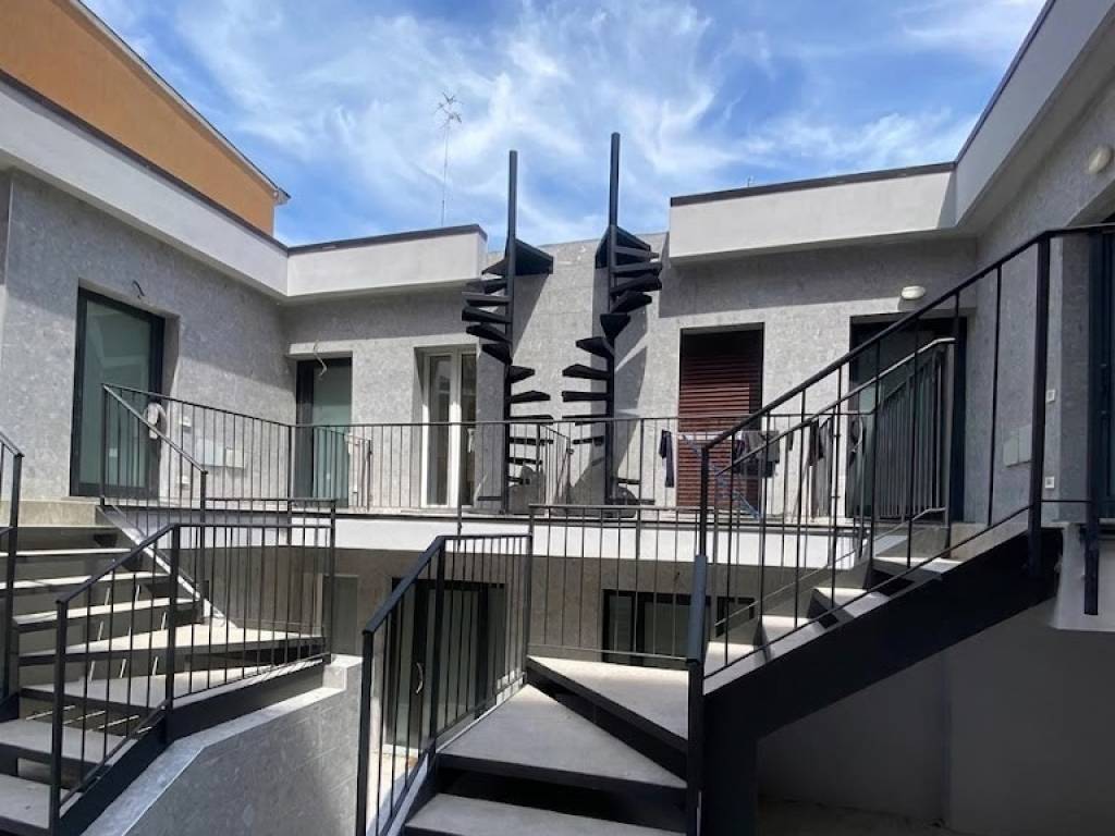 appartamento in vendita a Milano in zona Piazzale Lodi