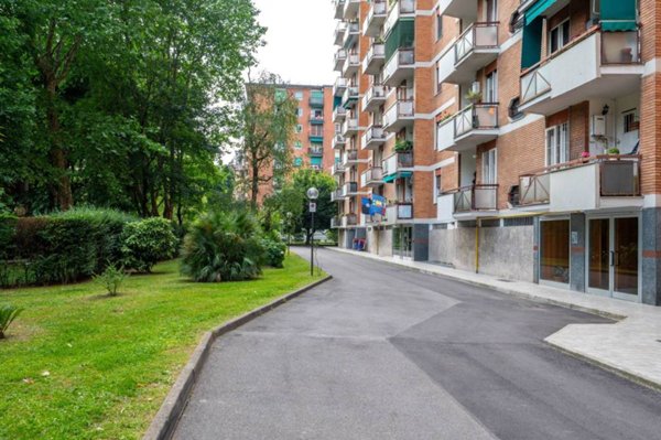 appartamento in vendita a Milano in zona Gallaratese