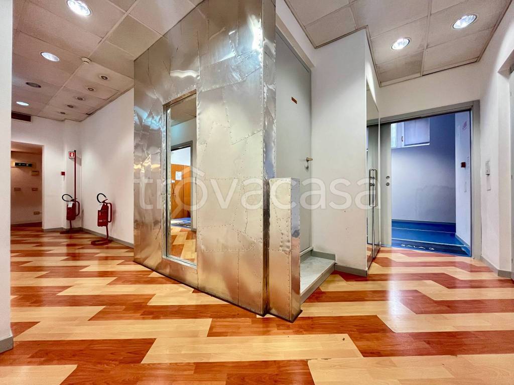 ufficio in vendita a Milano in zona Solari