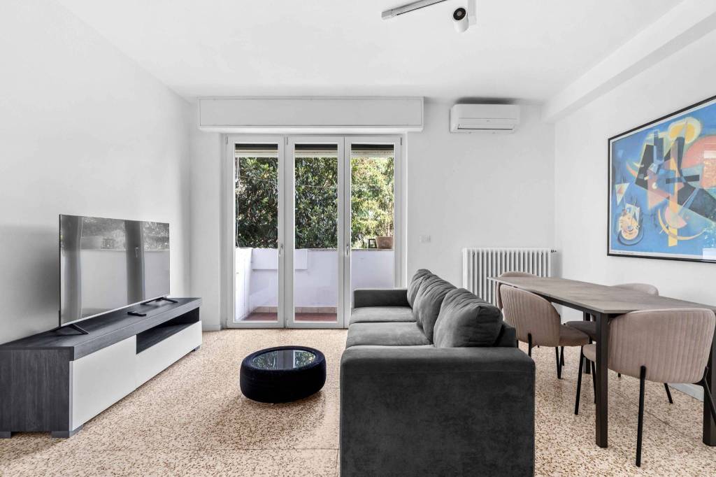 appartamento in vendita a Milano in zona Famagosta