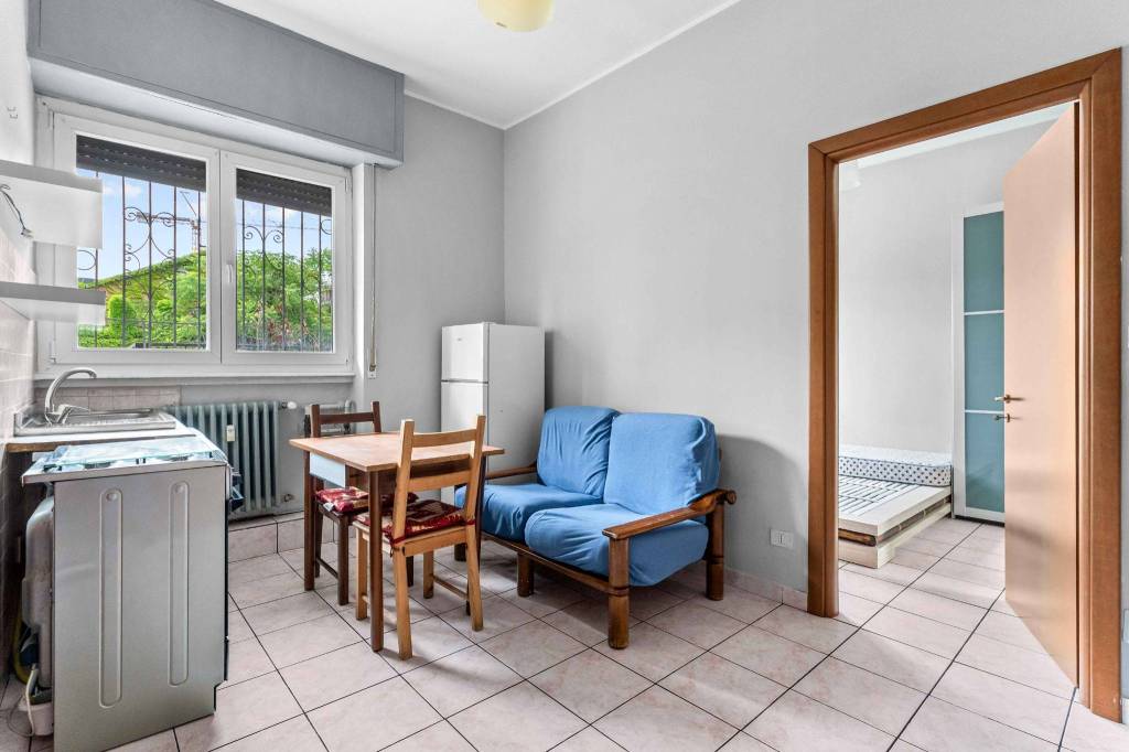 appartamento in vendita a Milano in zona Barona