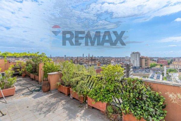 appartamento in vendita a Milano in zona Solari