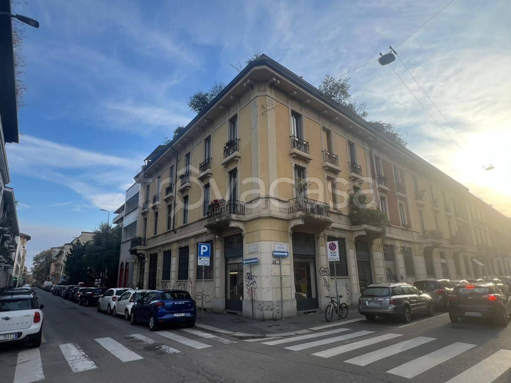 appartamento in vendita a Milano in zona Sempione