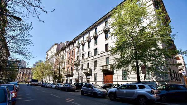 appartamento in vendita a Milano in zona Porta Magenta