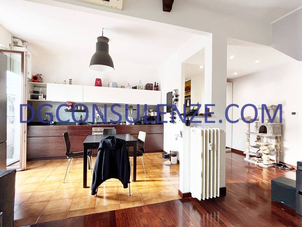 appartamento in vendita a Milano in zona Città Studi
