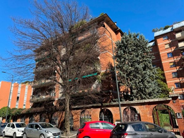 appartamento in vendita a Milano in zona Trenno