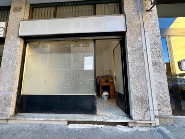 negozio in vendita a Milano in zona Adriano