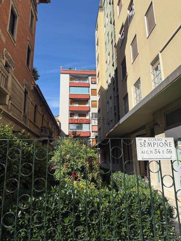 ufficio in vendita a Milano in zona Sempione