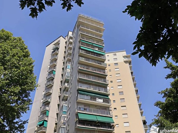 appartamento in vendita a Milano in zona Famagosta