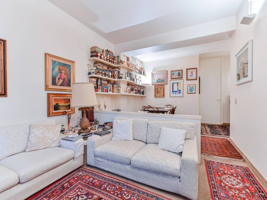 appartamento in vendita a Milano in zona Maggiolina