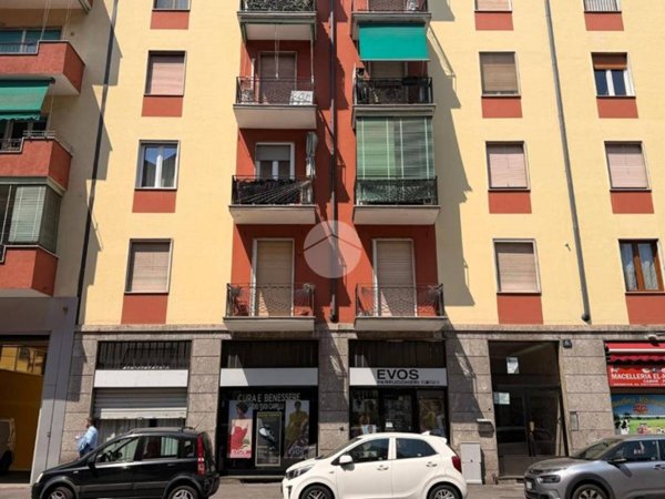 negozio in vendita a Milano in zona Corvetto