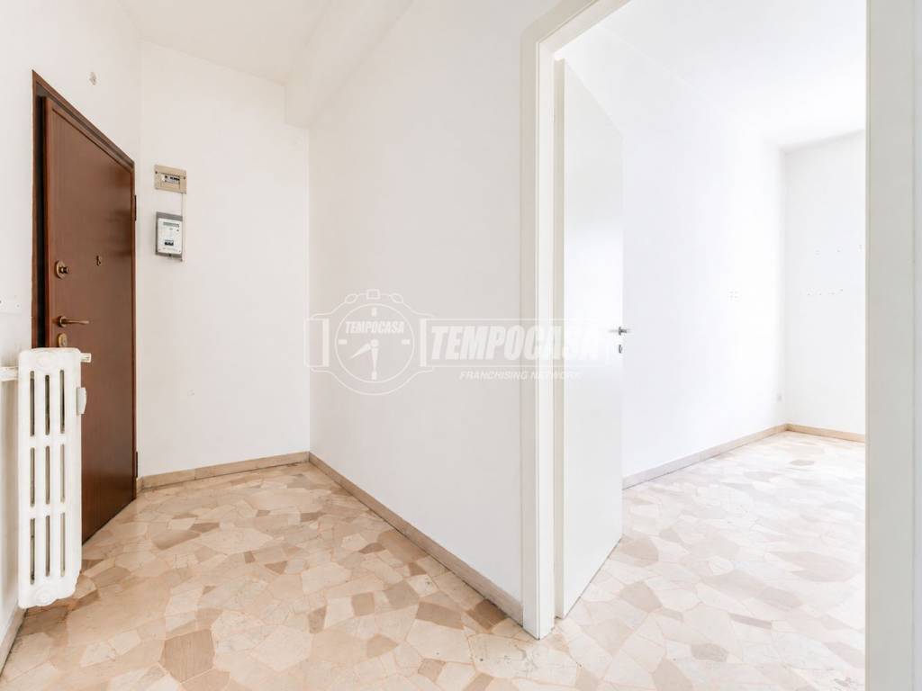 appartamento in vendita a Milano in zona Lorenteggio