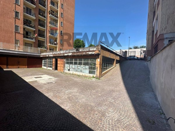 negozio in vendita a Milano in zona Città Studi
