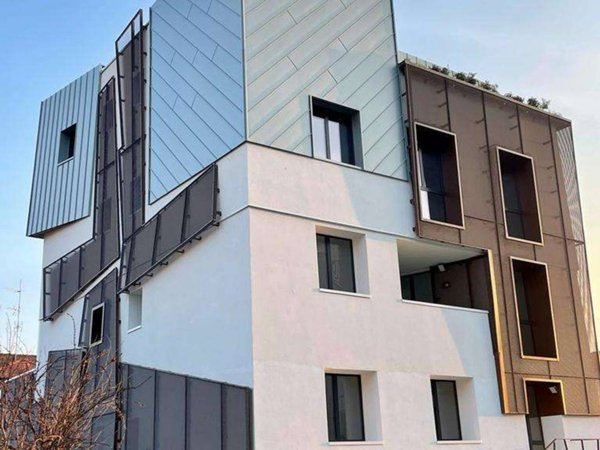 appartamento in vendita a Milano in zona Lorenteggio
