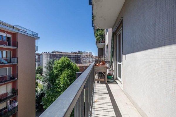 appartamento in vendita a Milano in zona Piazzale Lodi