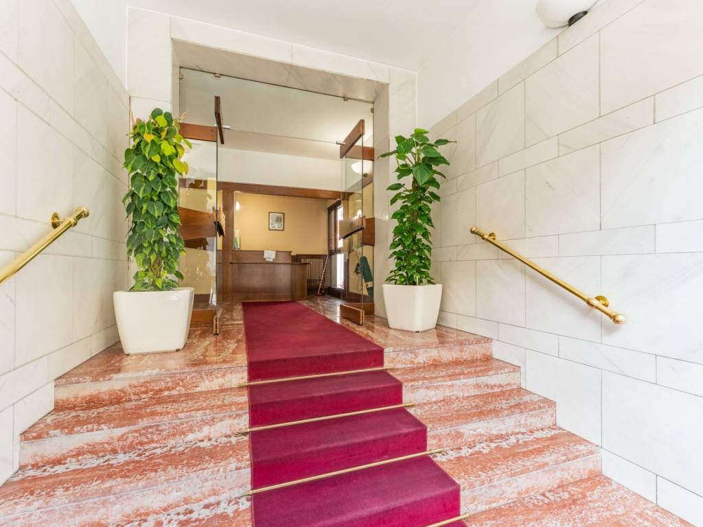 appartamento in vendita a Milano in zona Porta Garibaldi
