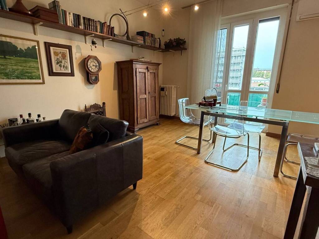 appartamento in vendita a Milano in zona Barona