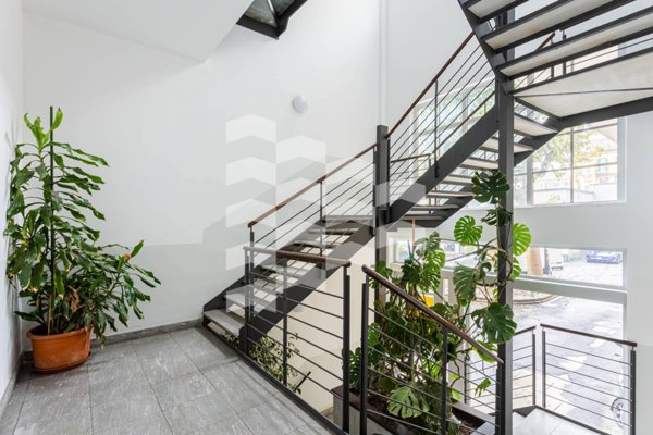 ufficio in vendita a Milano in zona Vigentino