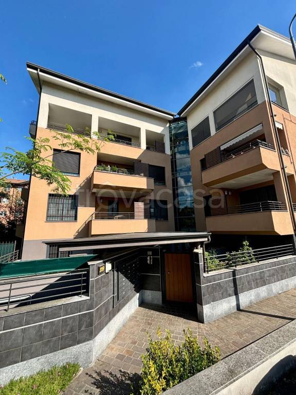 appartamento in vendita a Milano in zona Gratosoglio