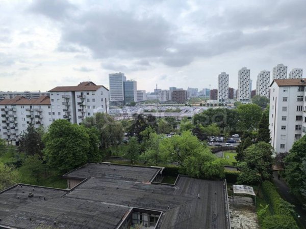 appartamento in vendita a Milano in zona Forze Armate