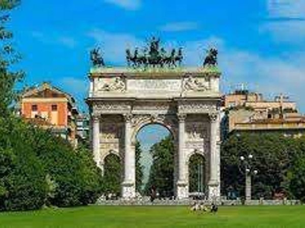 appartamento in vendita a Milano in zona Bullona