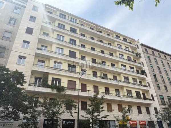 appartamento in vendita a Milano in zona Guastalla