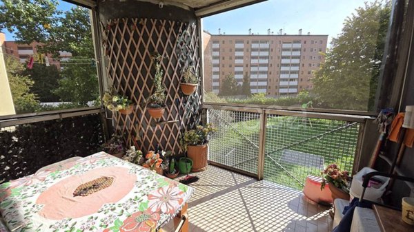 appartamento in vendita a Milano in zona Lorenteggio