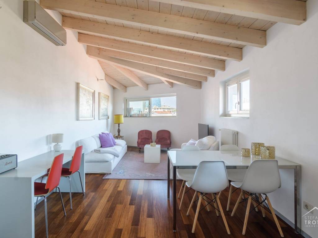 appartamento in vendita a Milano in zona Porta Garibaldi