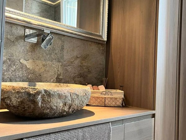 appartamento in vendita a Milano in zona Famagosta