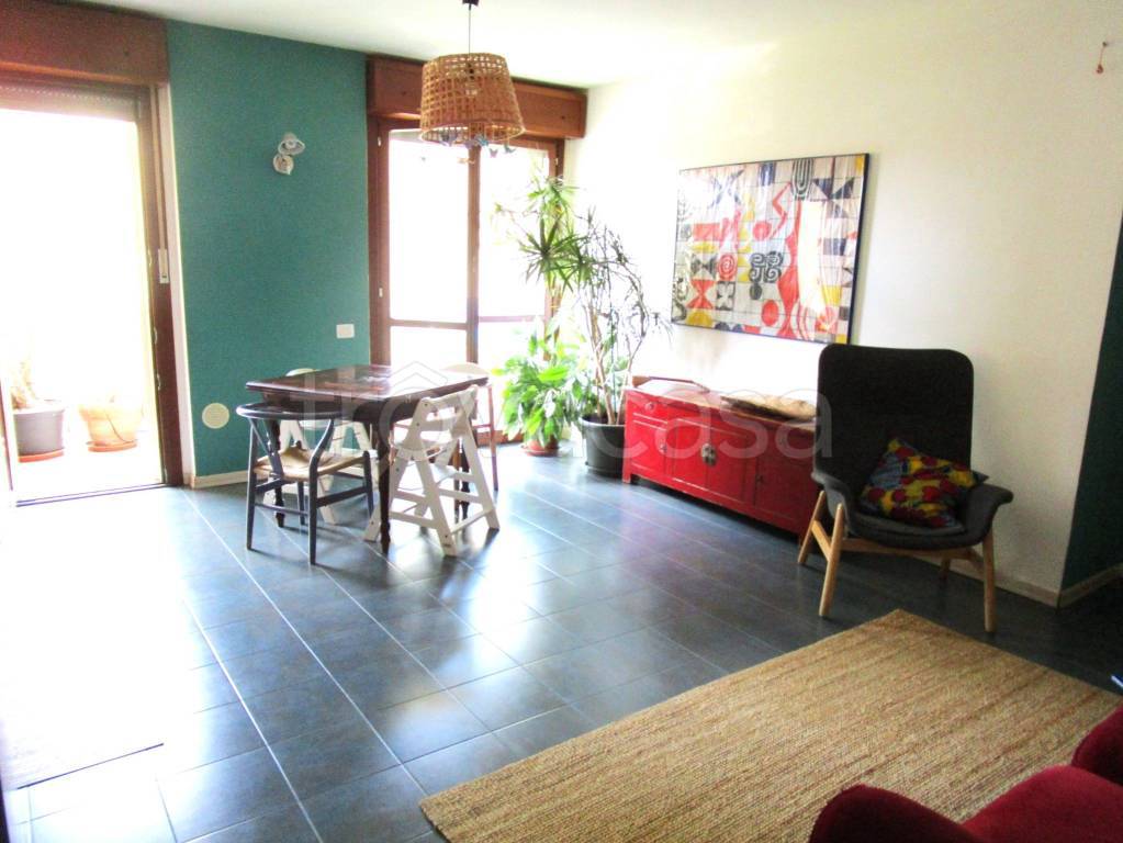 appartamento in vendita a Milano in zona Famagosta