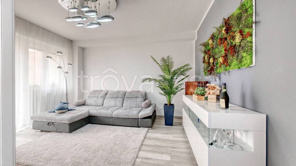 appartamento in vendita a Milano in zona Greco