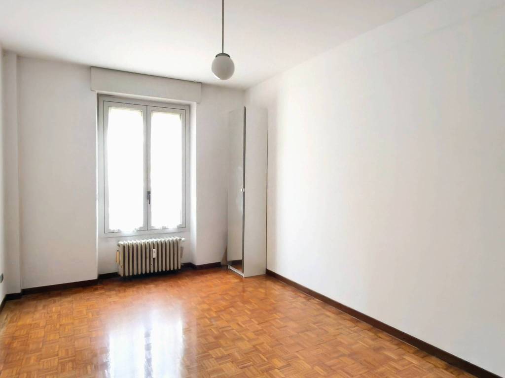 appartamento in vendita a Milano in zona Famagosta