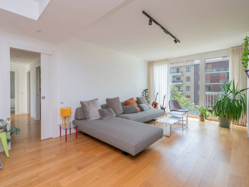 appartamento in vendita a Milano in zona Piazzale Lodi