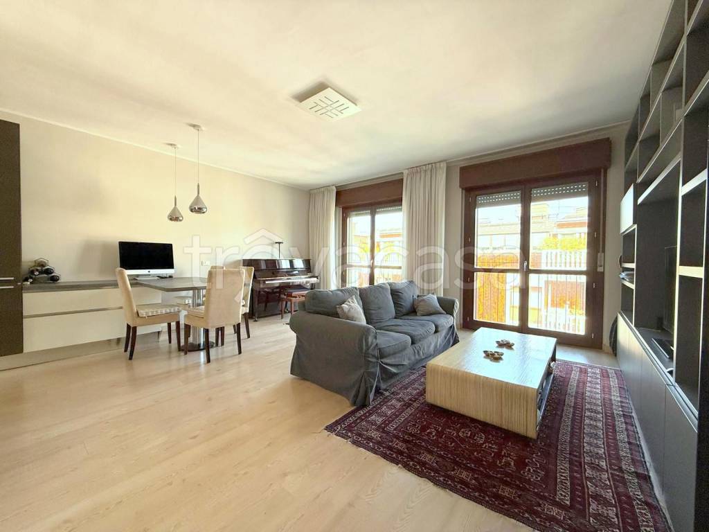 appartamento in vendita a Milano in zona Corvetto