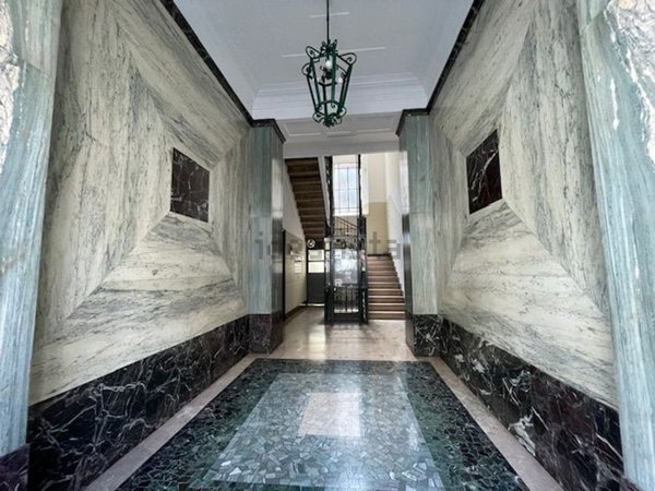 ufficio in vendita a Milano in zona Loreto