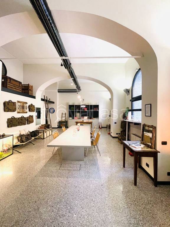 appartamento in vendita a Milano in zona Sant'Ambrogio