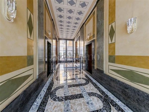 appartamento in vendita a Milano in zona Cadorna