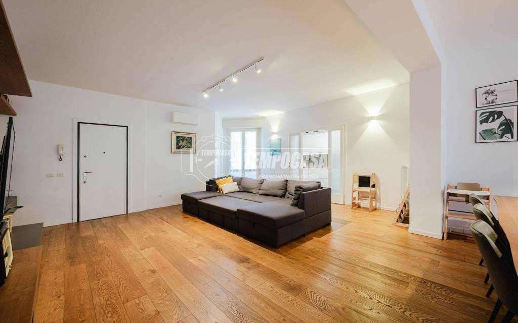 appartamento in vendita a Milano in zona Centro Direzionale