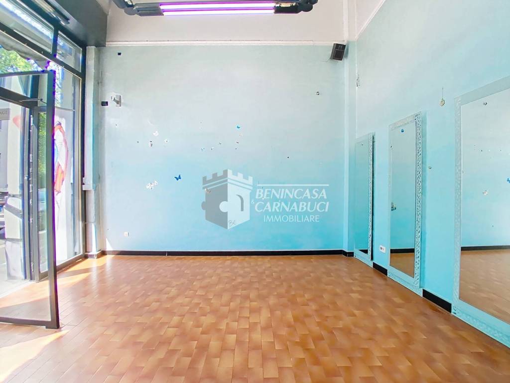 negozio in vendita a Milano in zona Città Studi