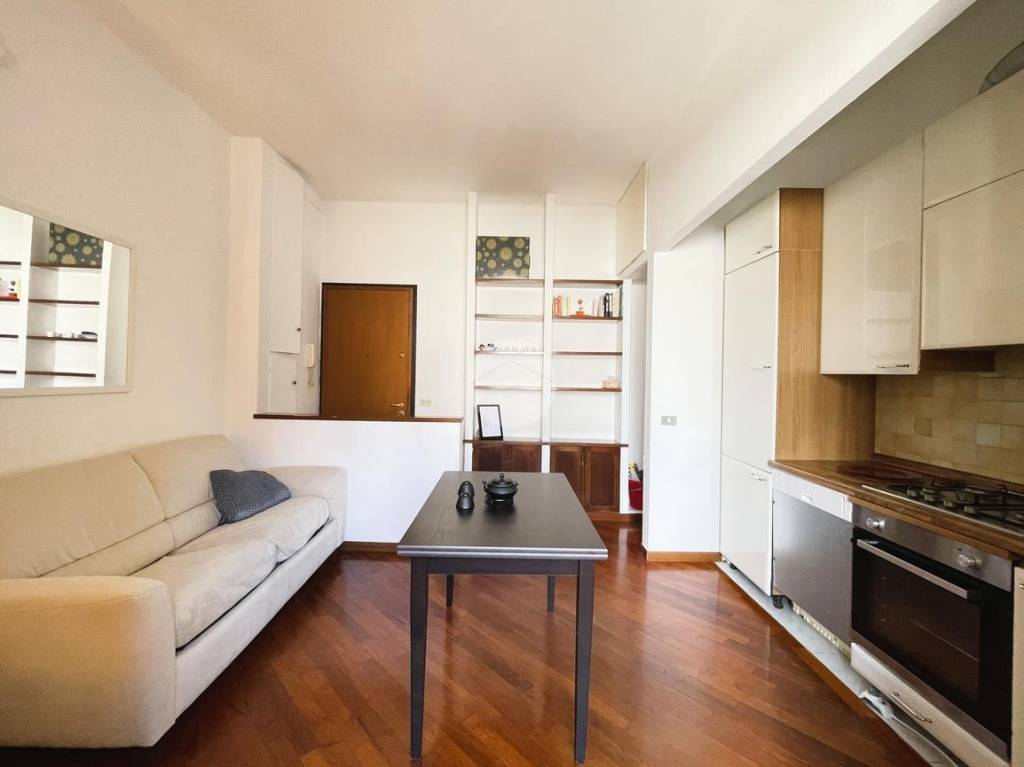 appartamento in vendita a Milano in zona Torretta